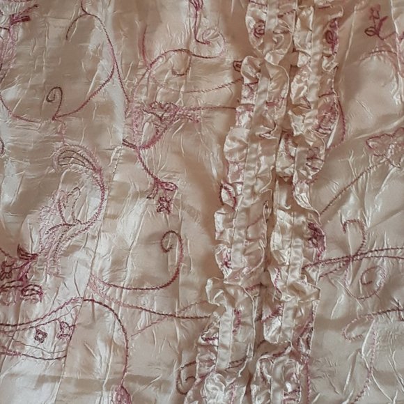 Embroidered blouse - Picture 2 of 4